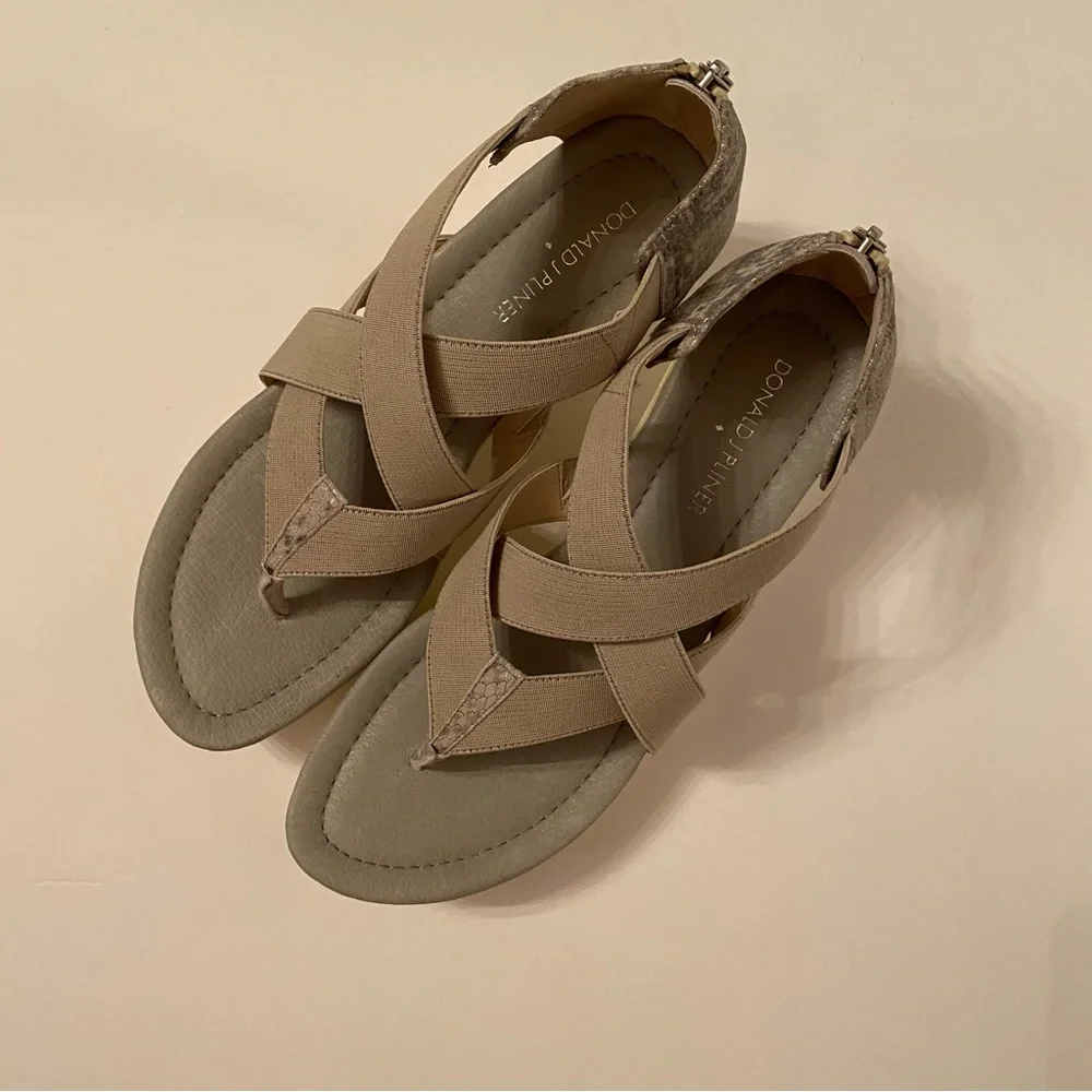 DONALD J PLINER SHOES WEDGE GRAY LEATHER TEXTILE STRAP ZIP BACK WHITE SOLE 7.5 M